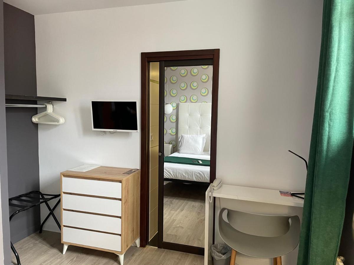 Hotel Mirano Biarritz Bagian luar foto